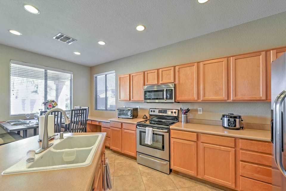 Fully Equipped Kitchen | Ice Maker