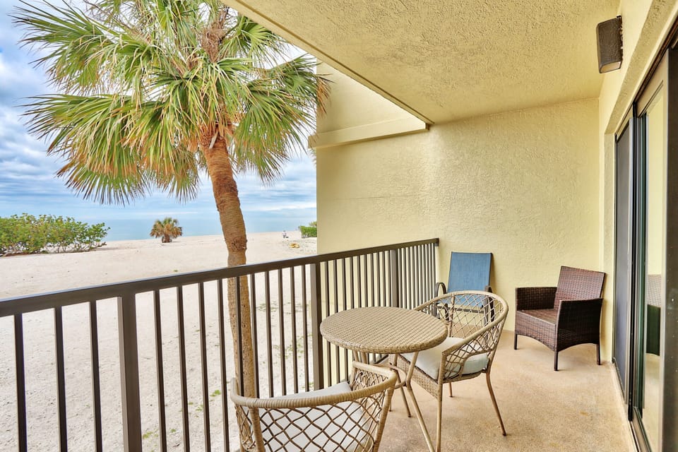 Private Balcony with Seating