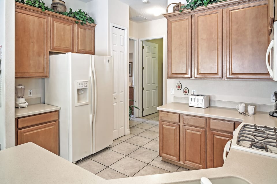 Kitchen | Dishware/Flatware