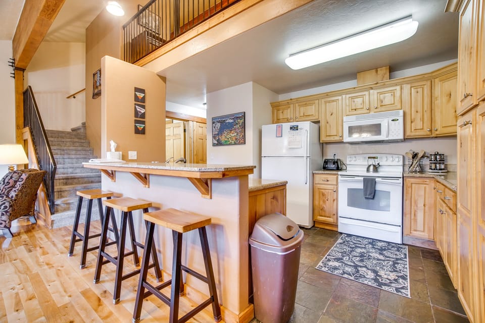 Kitchen | Crockpot | Toaster