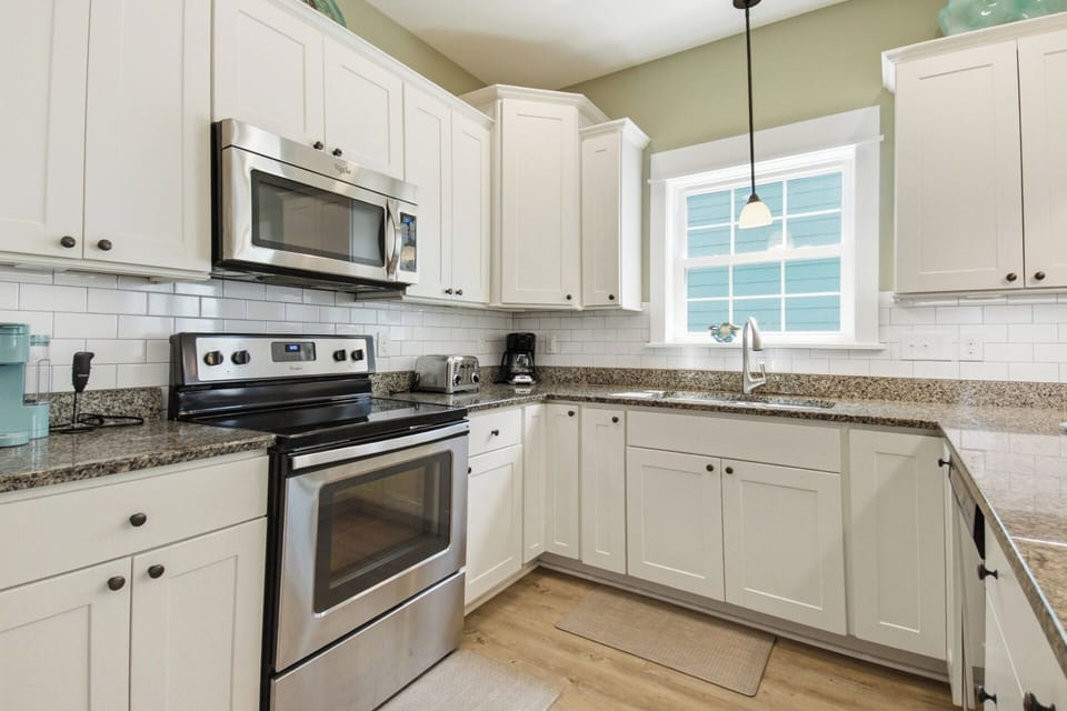 Second Level Full Kitchen