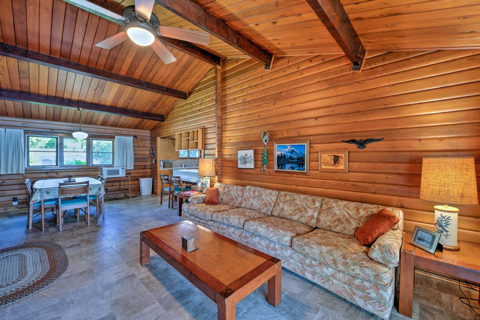 Open Living Area | Sitting Area