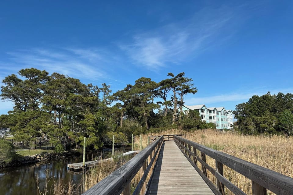 Walkway to the Sound at Hamilton Cay 