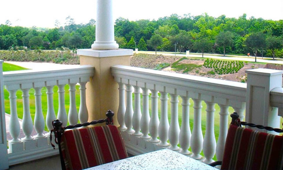 [amenities:Balcony:2] Balcony