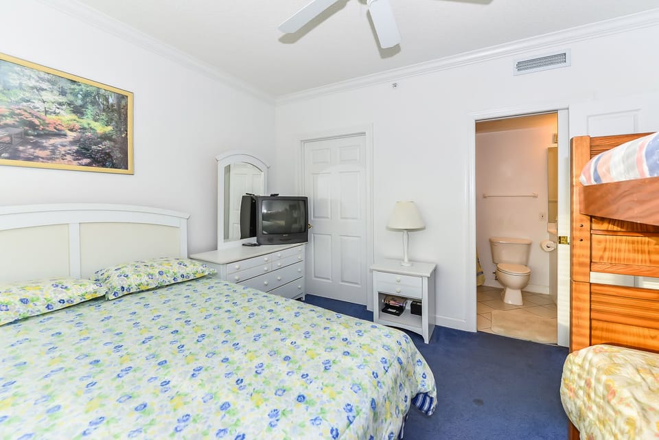 Bedroom 3 with Queen and Bunk Bed