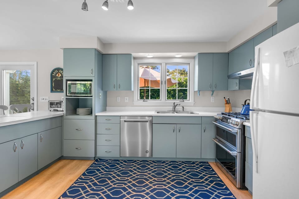 Large kitchen provides plenty of space to prepare meals - 13 Monomoy Circle Chatham Cape Cod - BreakAway - NEVR