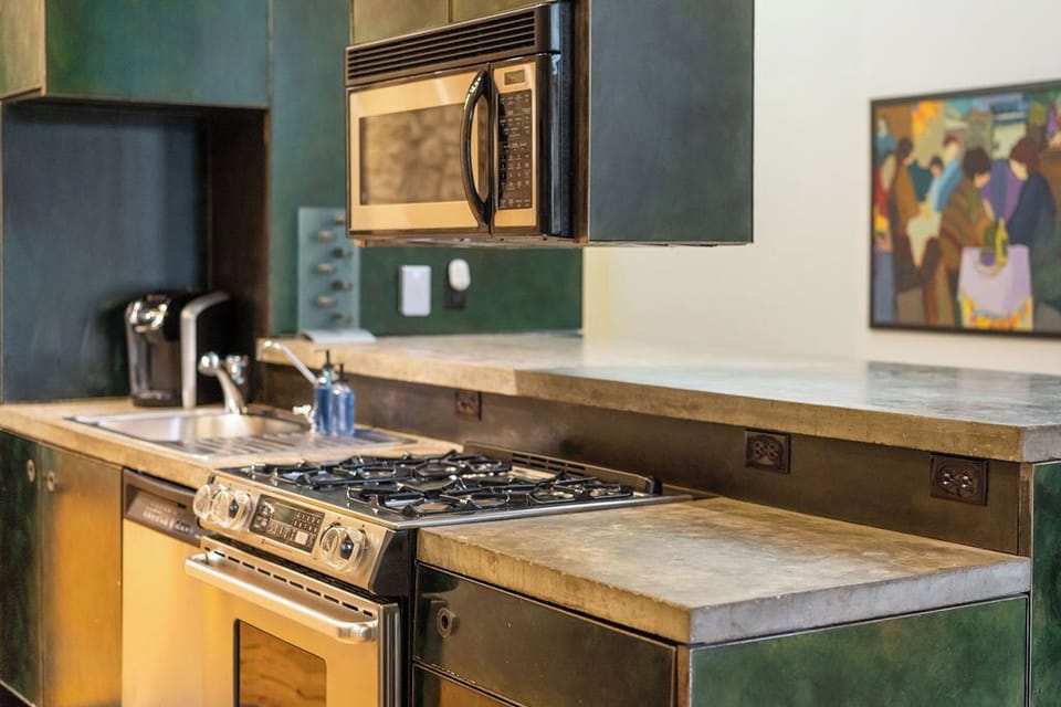 Kitchen - Walker Luxury Vacation Rentals