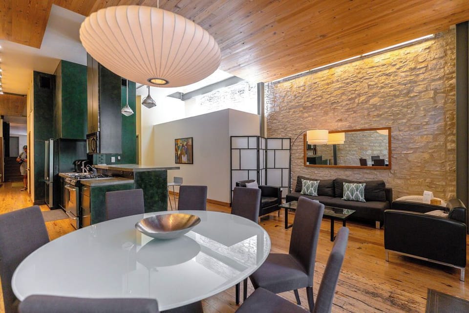 Dining Area - Walker Luxury Vacation Rentals