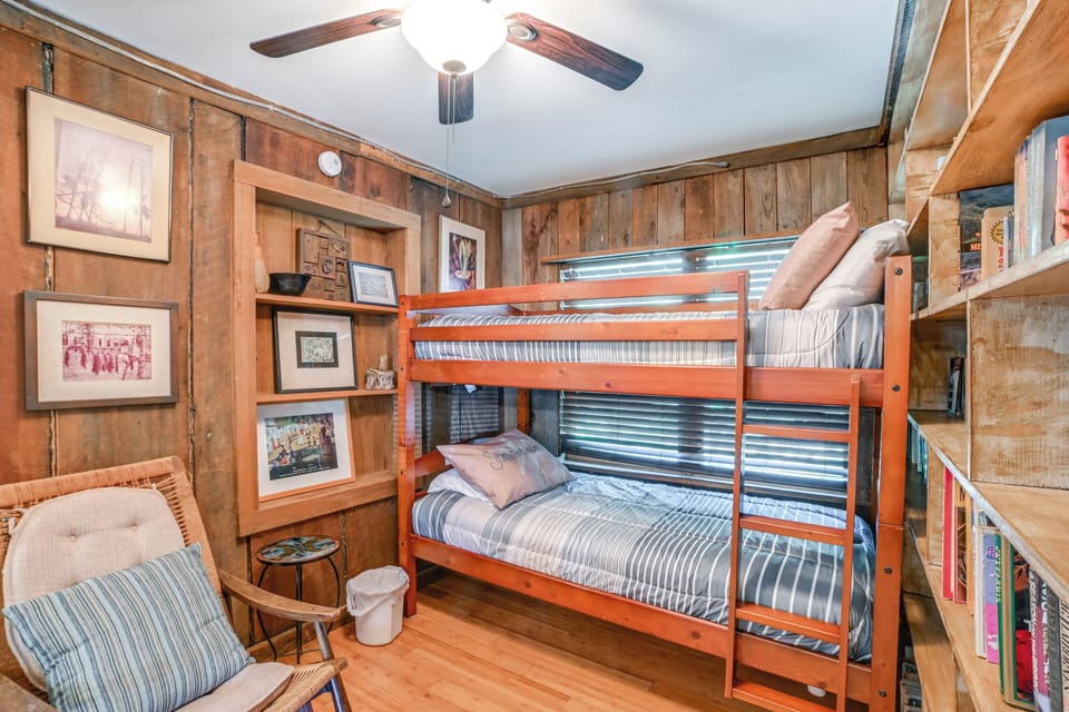 Library Nook | Twin Bunk Bed