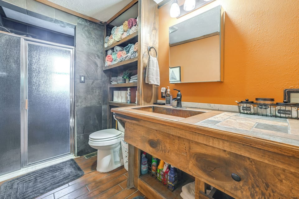 Full Bathroom