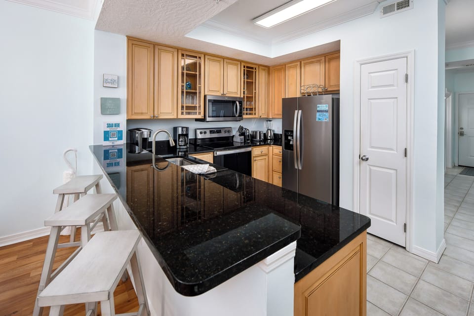 Kitchen - Additional seating at the breakfast bar.