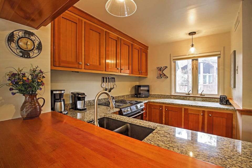 Fully Equipped Kitchen | Cooking Basics | Keurig & Drip Coffee Maker
