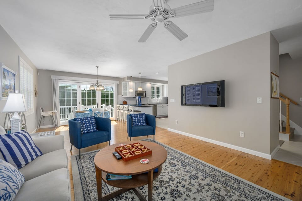 Flat screen TV and WiFi - 9 Wilfin Road South Yarmouth Cape Cod - Four Shore - NEVR