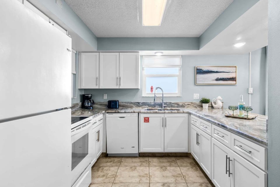 Fully equipped kitchen with everything you need