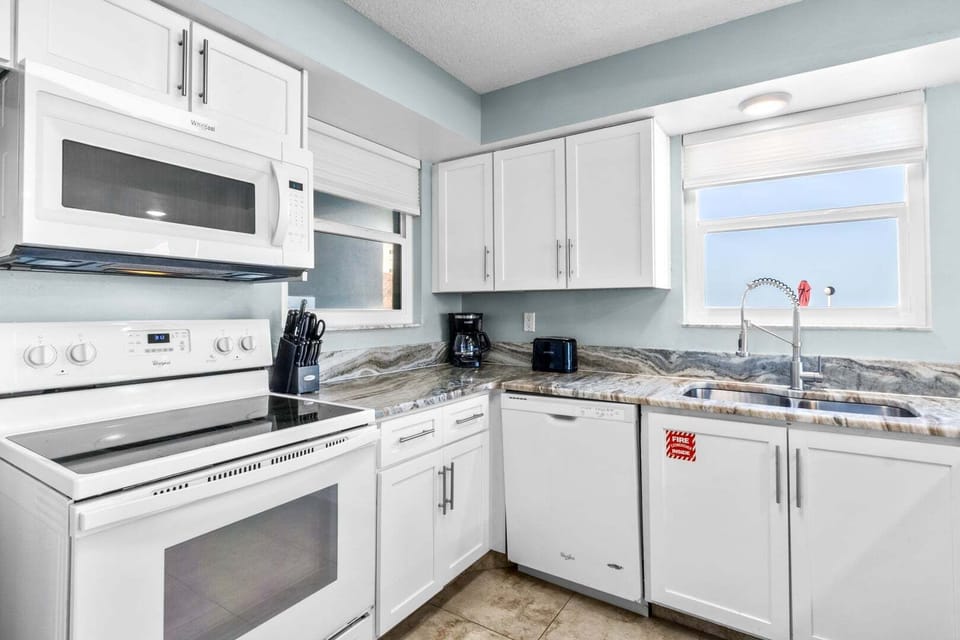 Fully equipped kitchen with everything you may need!