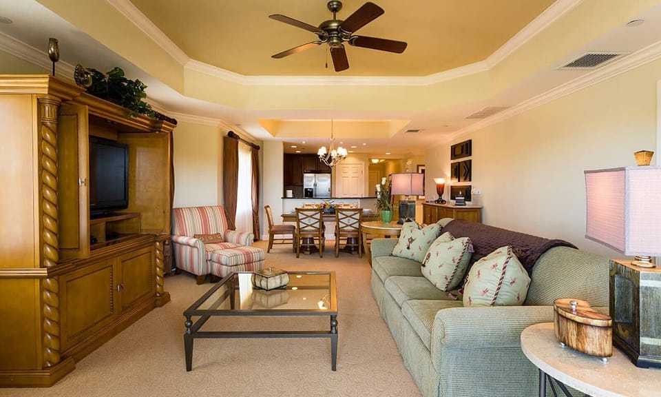 [amenities:Living-Room:2] Living Room