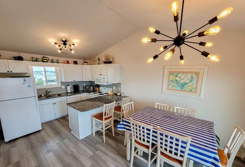 Kitchen and Dining Room - 09