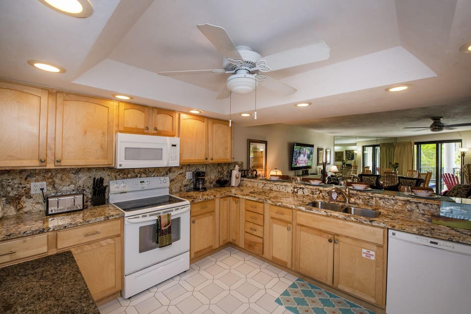 Full kitchen