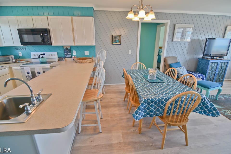 Kitchen/Dining Room_0014