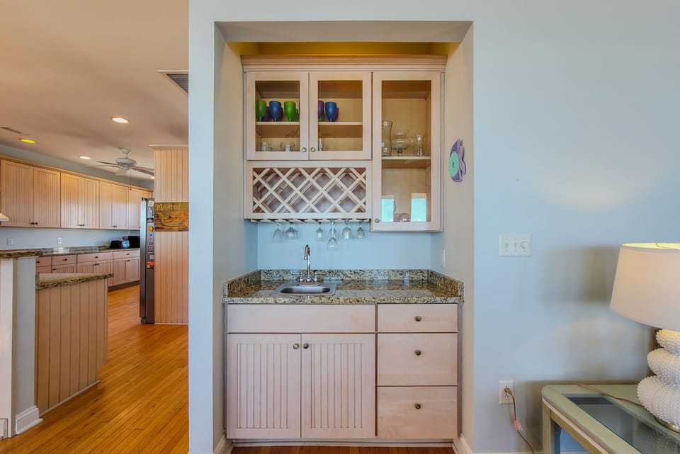 1618 N Shore Dr (Lucky Enough [Int Ext Aerials]) - watermarked-21