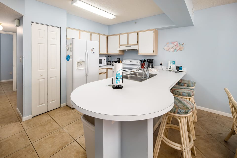 Kitchen - Everything you need to prepare that memorable meal is right here for you.
