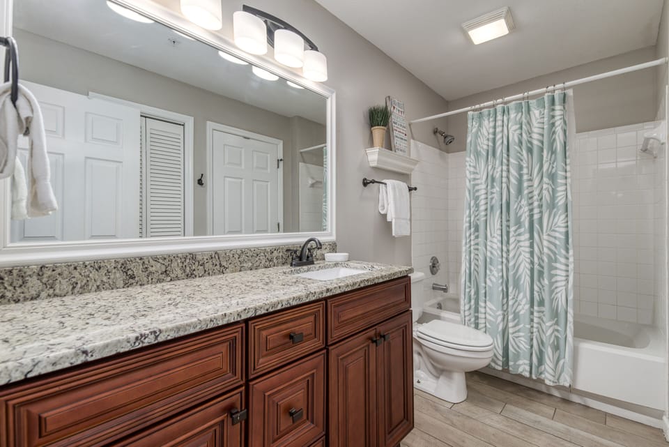 103A - Guest Bathroom