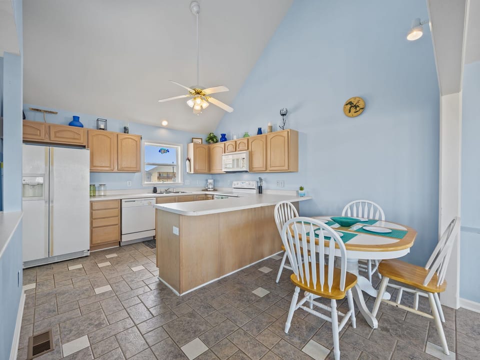 18-web-or-mls-3735 Island Dr. 42
