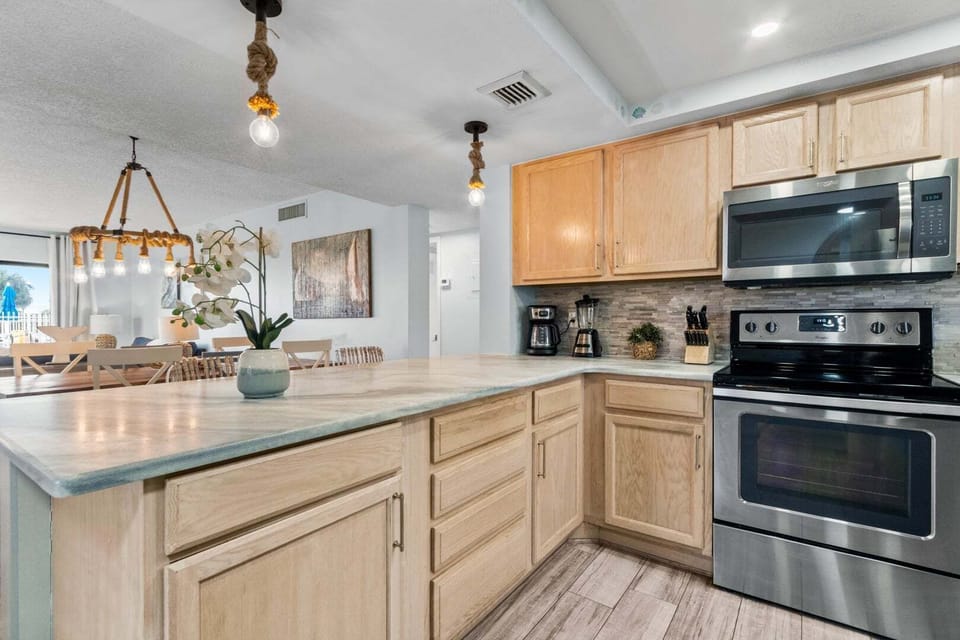 Fully equipped kitchen with everything you need to make your favorite meals!