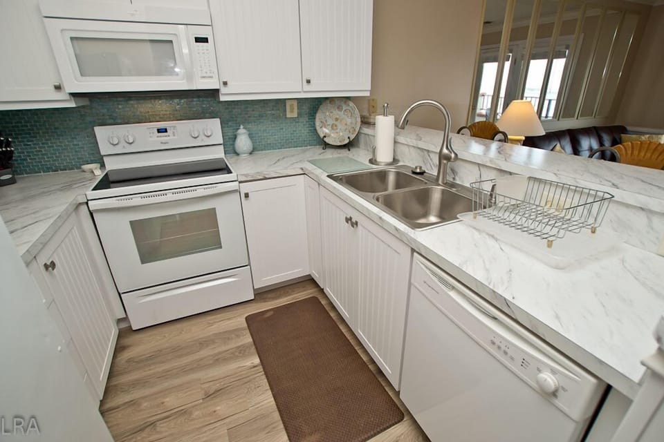 Kitchen - 608
