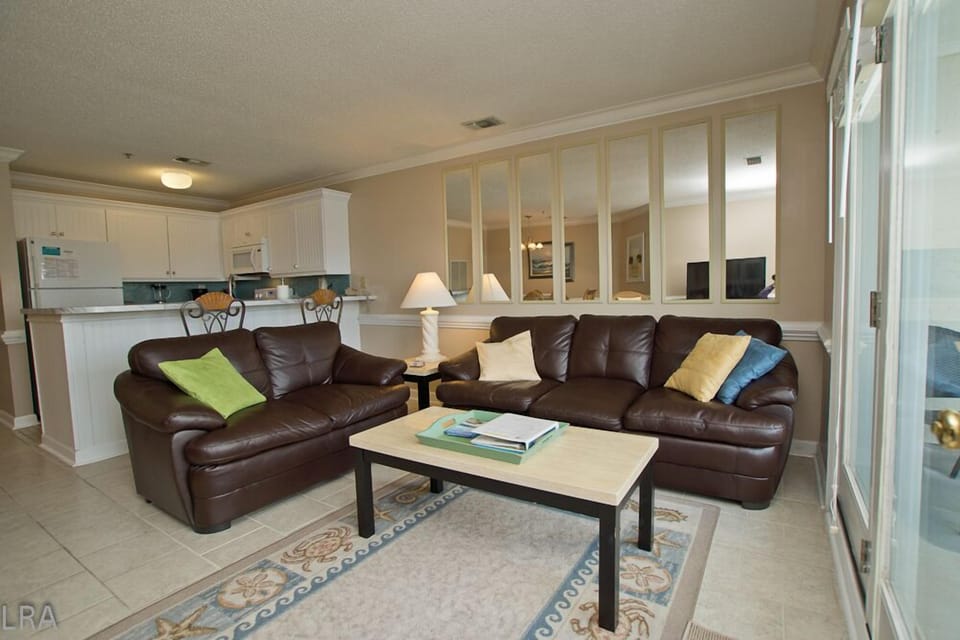 Living Room - 604