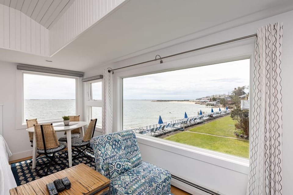 Waterfront Penthouse | Premium bedding, blackout drapes, iron/ironing board, free WiFi