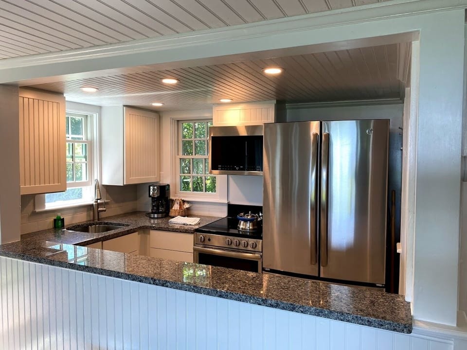 Cottage, 3 Bedrooms | Premium bedding, blackout drapes, iron/ironing board, free WiFi