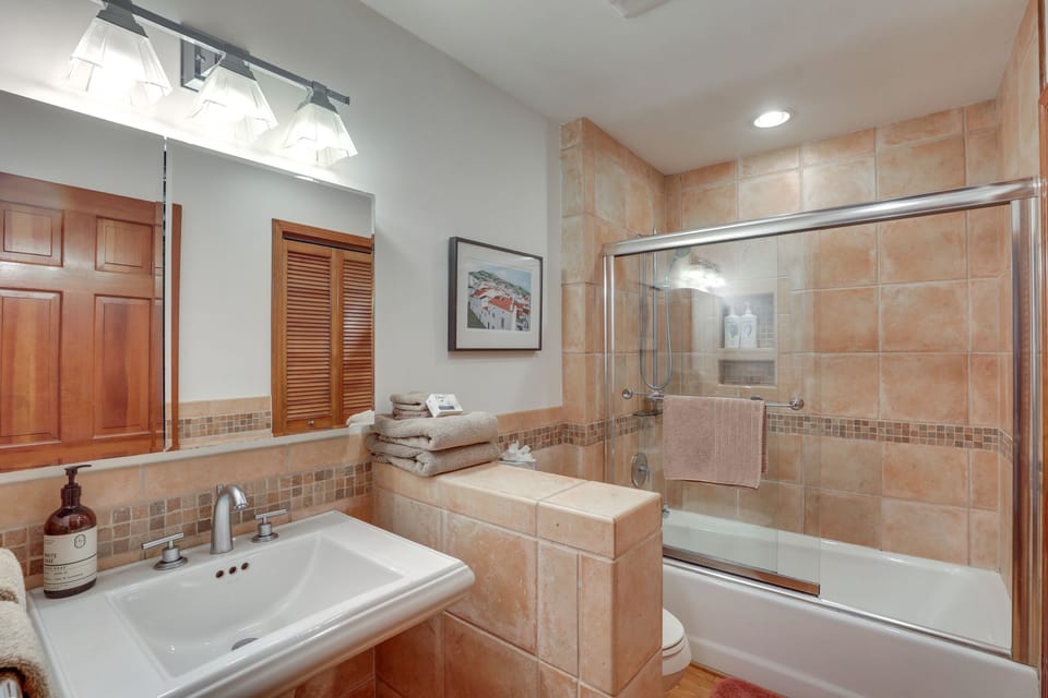 Full Bathroom