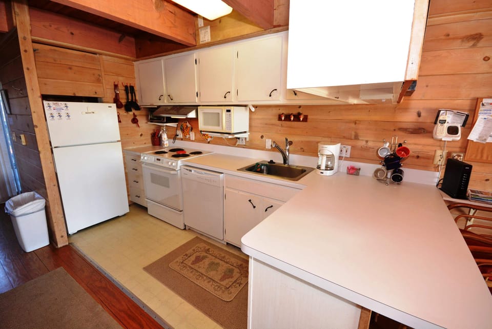 Kitchen at Beach Place 12