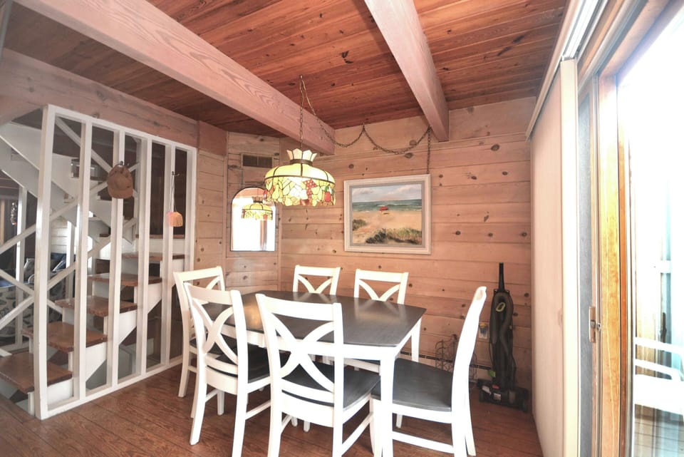 DINING-AREA