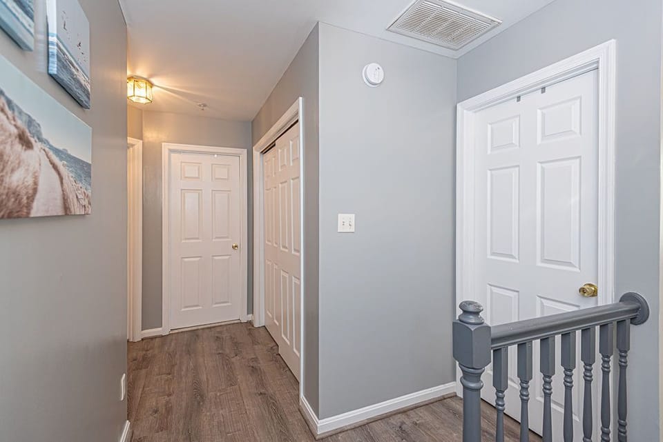 UPSTAIRS-HALLWAY
