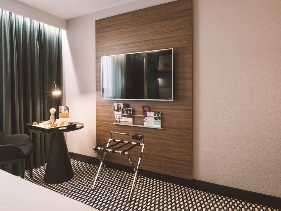 In-room safe, desk, blackout drapes, soundproofing