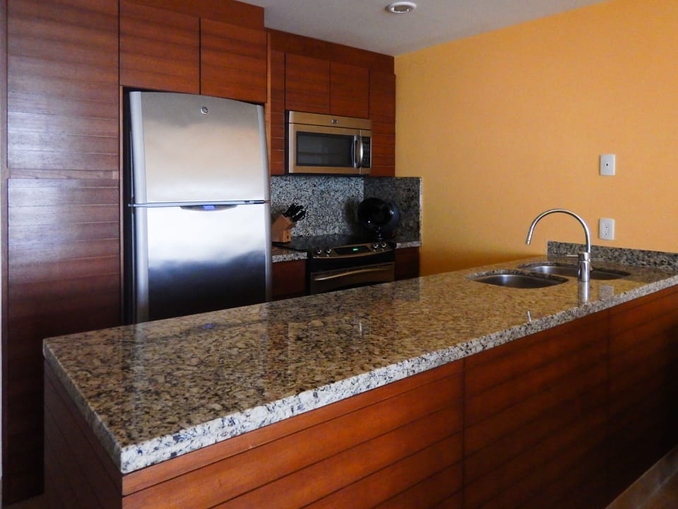 Fully equipped  Kitchen with  Electrical Appliances including Nespresso Coffee 
