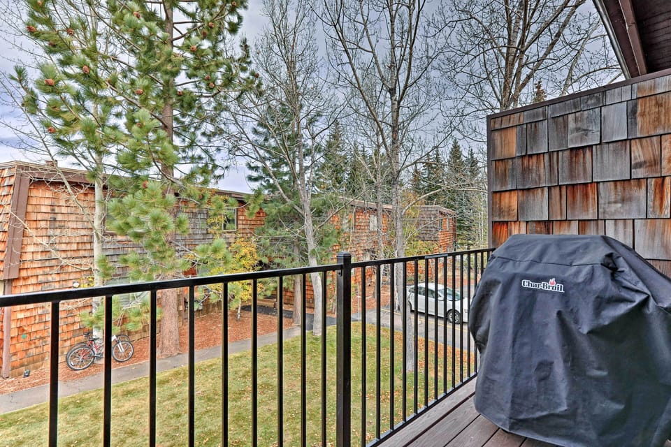 Private Balcony | Gas Grill