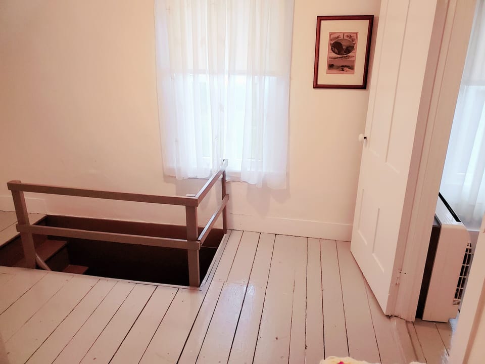 second floor - 38 Pleasant Street Harwich Port Cape Cod New England Vacation Rentals