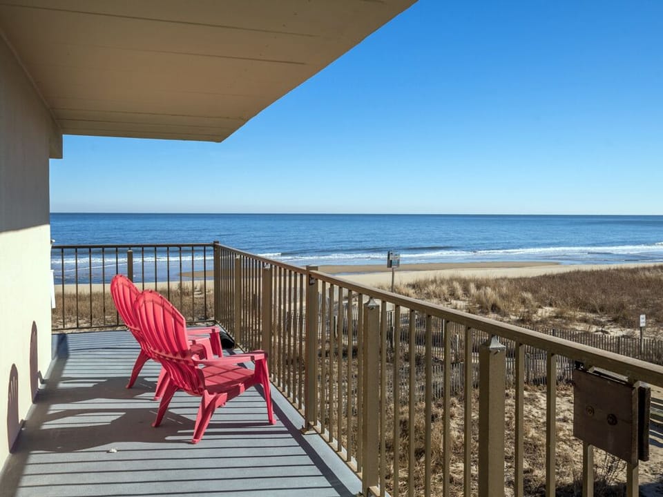 Wraparound Balcony