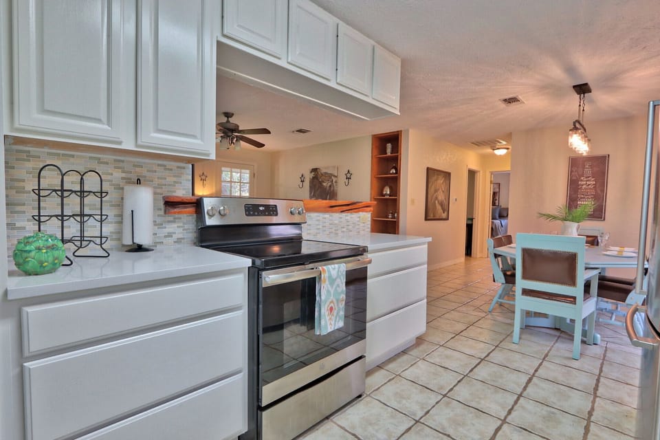 Open concept living and kitchen area