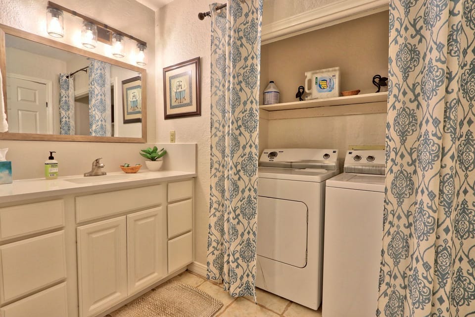 Full bathroom also has a washer and dryer