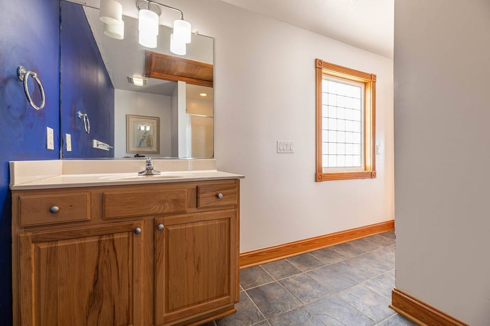 Upper Level Master Bath