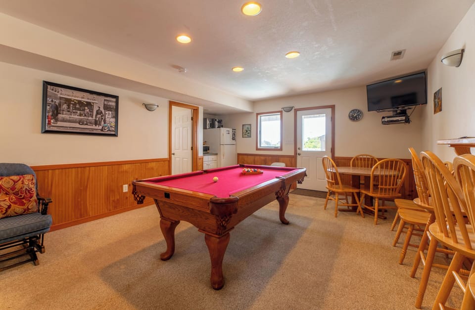 Rec Room with Pool Table