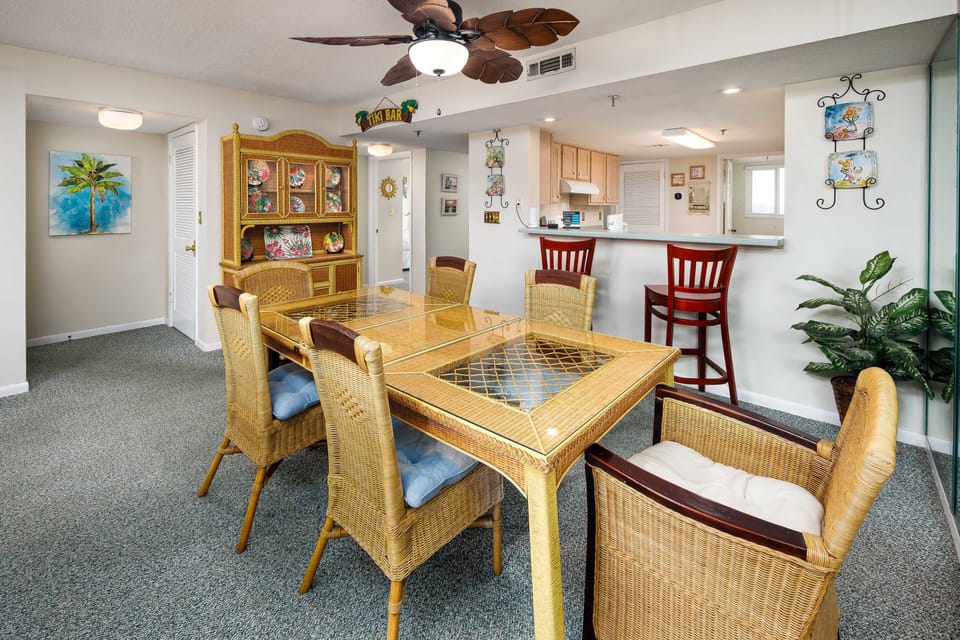 Dining area - Dining space for those family meals!