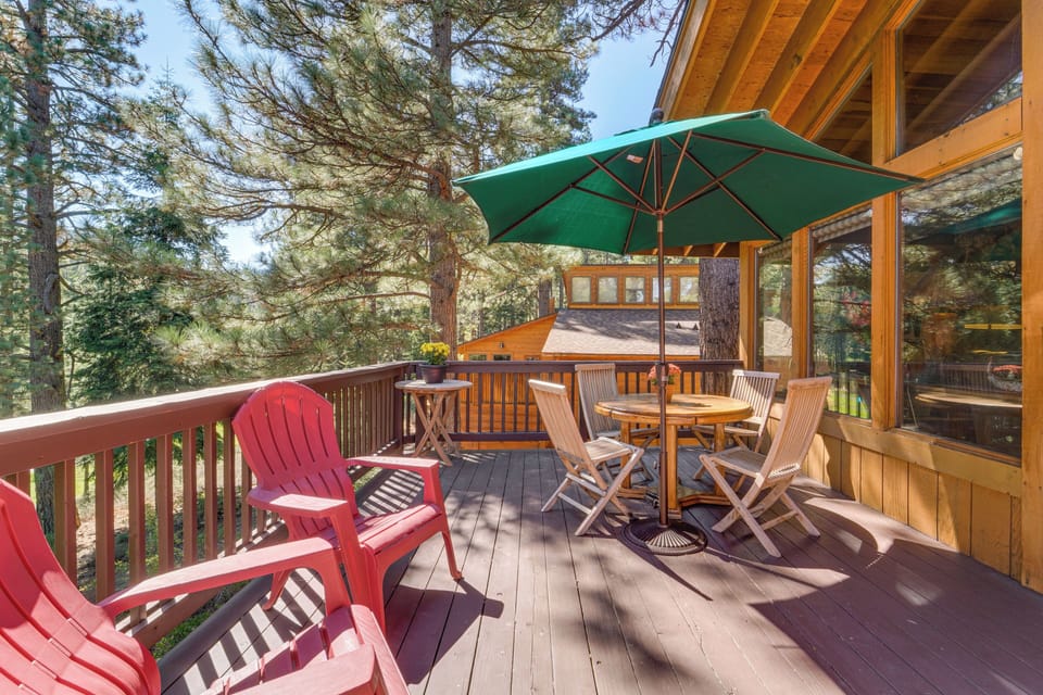 Deck w/ Seating