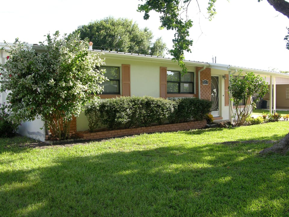 Awesome House/Location! Super Clean Very Private Comfortable and Relaxing!