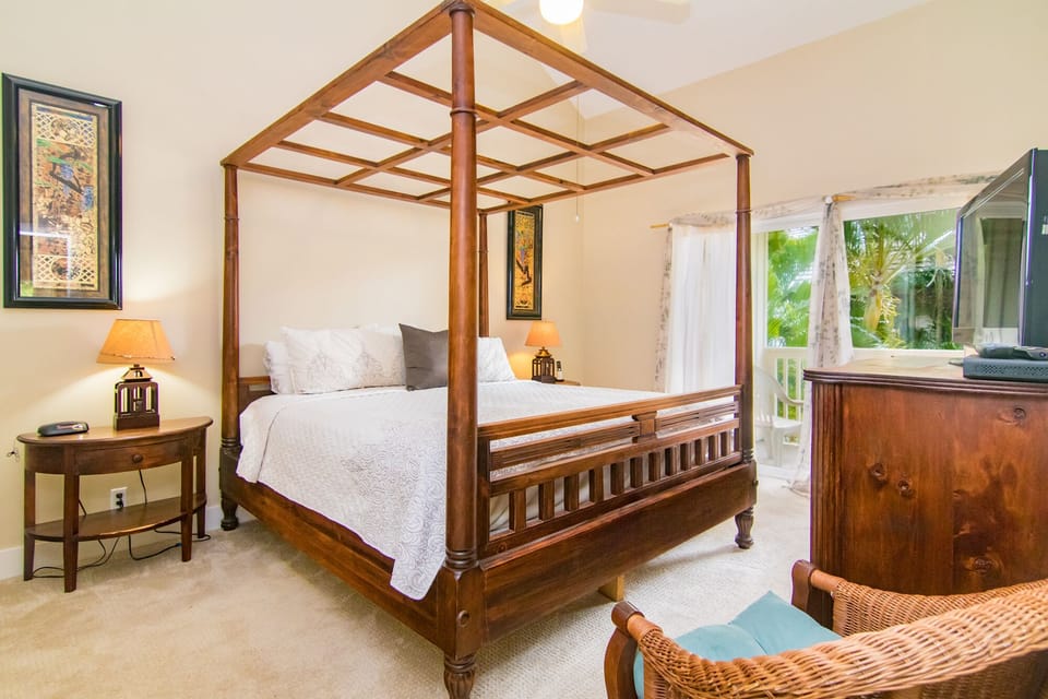 Master Bedroom - King bed