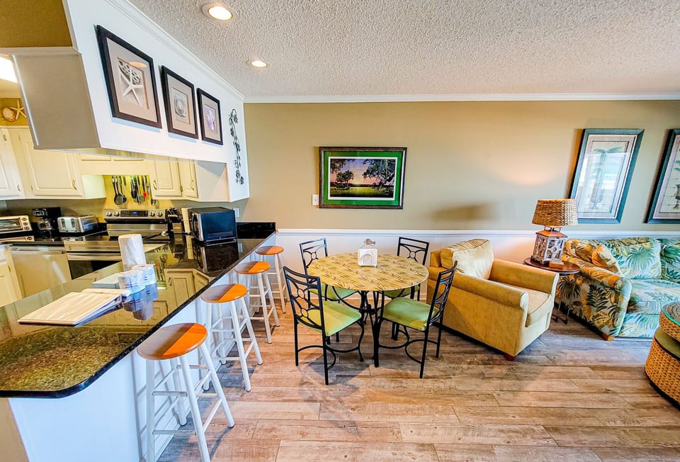 Dining Table and  Kitchen Bar -07